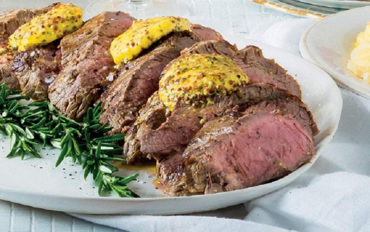 REȚETA ZILEI: Steak de vită cu muștar și rozmarin, o cină gata în mai puțin de o oră