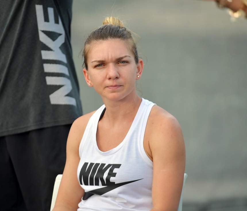 Simona Halep a petrecut în club, alături de prietenele ei!