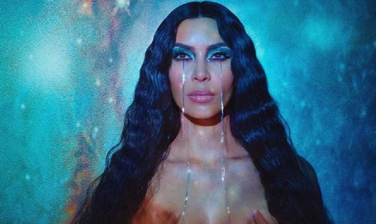 FOTO / Kim Kardashian a stârnit controverse, după ce a pozat nud alături de fiica ei