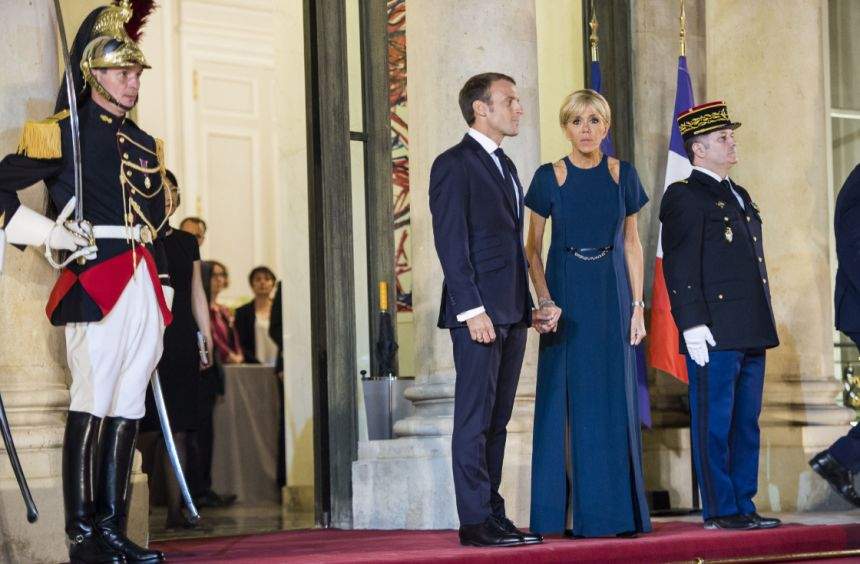 FOTO / Ce apariţie! Brigitte Macron pare cu zece ani mai tânără!