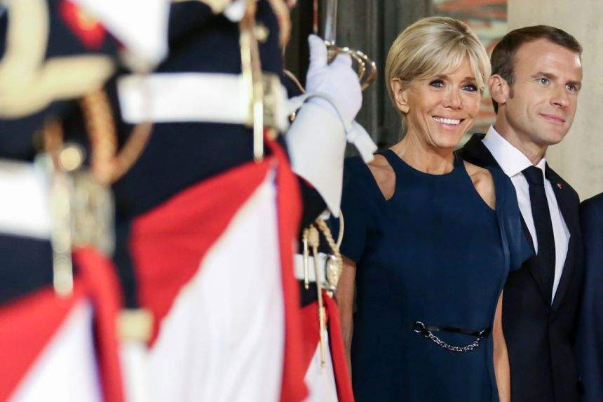 FOTO / Ce apariţie! Brigitte Macron pare cu zece ani mai tânără!