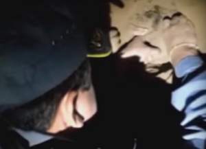 VIDEO / Descoperire cutremurătoare sub pământ! Cum a fost găsit un nou-născut îngropat de viu