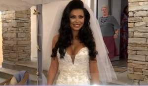 VIDEO / Raluca Paraschiv, make-up artist de succes, nuntă și botez în aceeași zi. Vedeta a strălucit într-o superbă rochie de mireasă