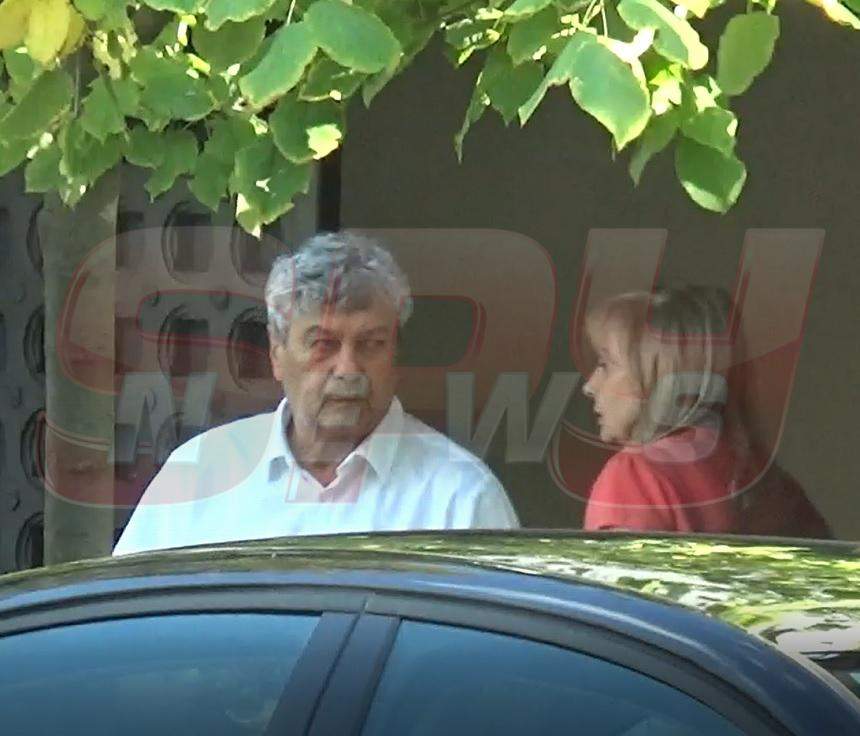 VIDEO PAPARAZZI / Mircea Lucescu, ţinut sub observaţie pas cu pas! Cine e persoana care îi suflă în ceafă lui „Il Luce”