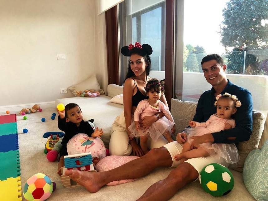 FOTO / Cristiano Ronaldo a luat Halloween-ul în serios! Cum s-a costumat întreaga familie a portughezului