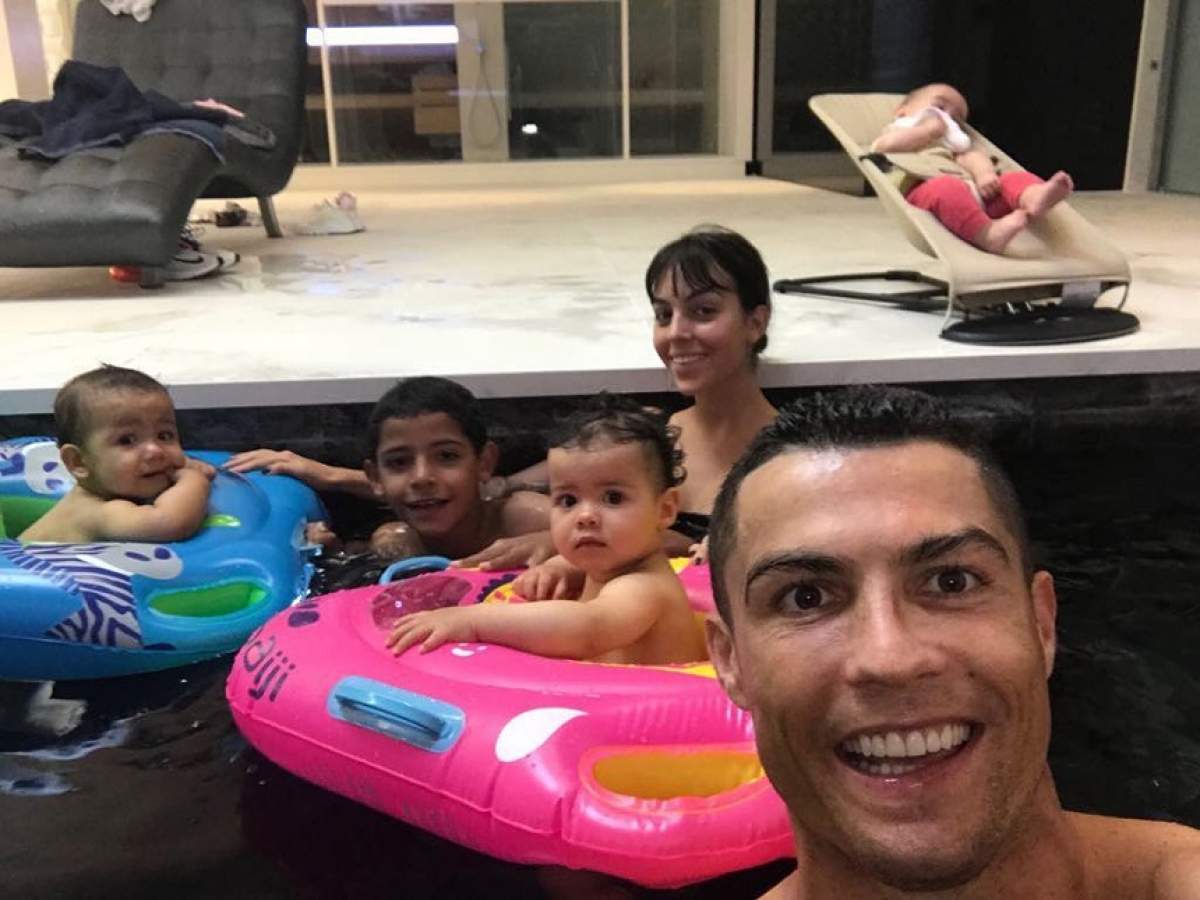 FOTO / Cristiano Ronaldo a luat Halloween-ul în serios! Cum s-a costumat întreaga familie a portughezului