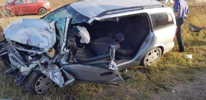 VIDEO / Accident cu final tragic în Olt! Un bărbat a murit după ce o şoferiţă a intrat cu maşina într-un camion