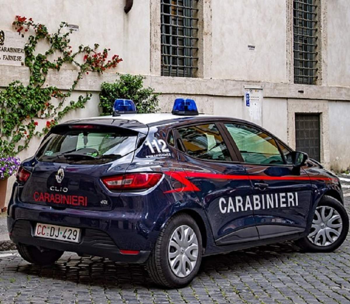 Un român de 21 de ani a fost arestat în Italia, după ce a abuzat un elev. Totul, pentru 15 euro!