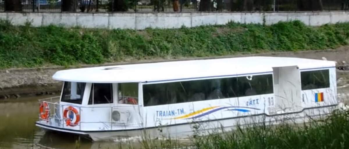 VIDEO / Primul oraş din România care are transport public pe apă! Biletul costă un leu