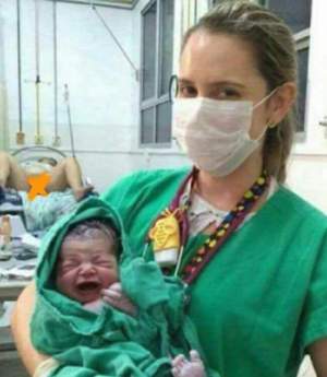 FOTO / Această imagine cu un nou-născut a devenit virală în cel mai scurt timp! Motivul e de-a dreptul hilar