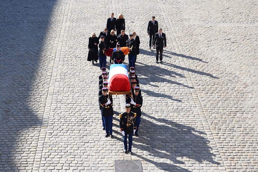 FOTO&VIDEO / Franța i-a spus „adio” lui Charles Aznavour, într-o ceremonie impresionantă. Ce moștenire a lăsat în urmă artistul