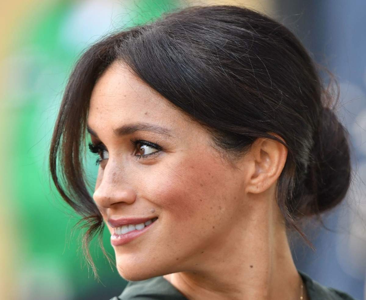 Ce simbolizează coafura „dezordonată” a lui Meghan Markle? Specialiștii au dat verdictul