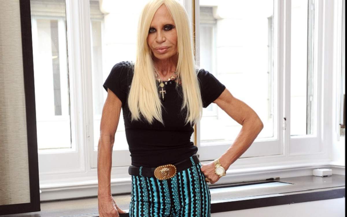 FOTO / A investit o avere în operațiile estetice, dar arată cum nu se poate mai rău! În ce hal a ajuns Donatella Versace