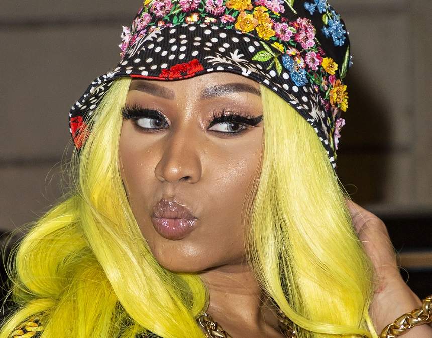 VIDEO / Nicki Minaj, apariție-bombă! Starul le-a arătat fanilor „bijuteriile” din sutien