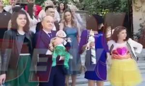 VIDEO / Cornel Păsat și-a botezat fiul. Primele imagini de la fericitul eveniment