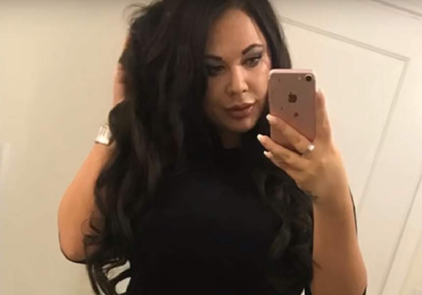 FOTO&VIDEO / Tânăra care face peste 150.000 de euro din videochat vorbeşte despre ce se întâmplă cu adevărat acolo. Nu oricine poate face aşa ceva