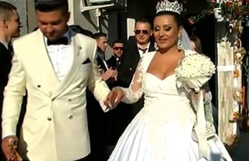 FOTO / Bianca Rus s-a căsătorit! Imagini uimitoare de la nunta fastuoasă, cu 350 de invitaţi