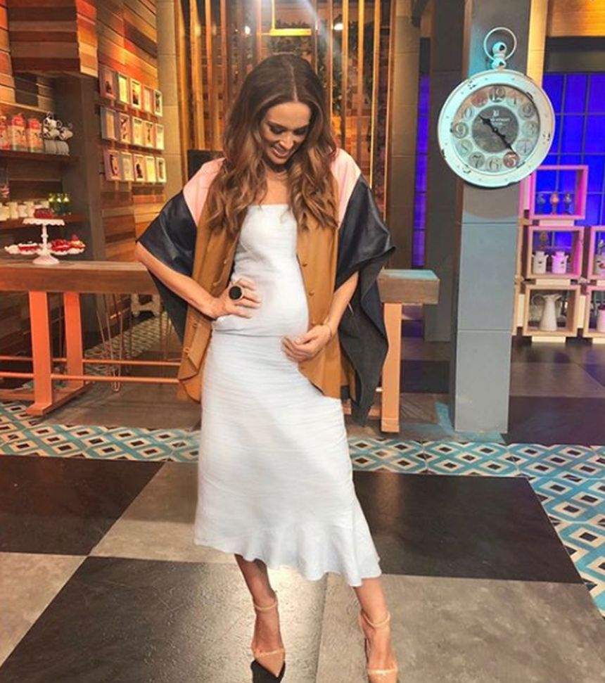 FOTO / Mai are puţin şi naşte, dar arată demenţial! Însărcinată cu gemene, Jacqueline Bracamontes este top model!