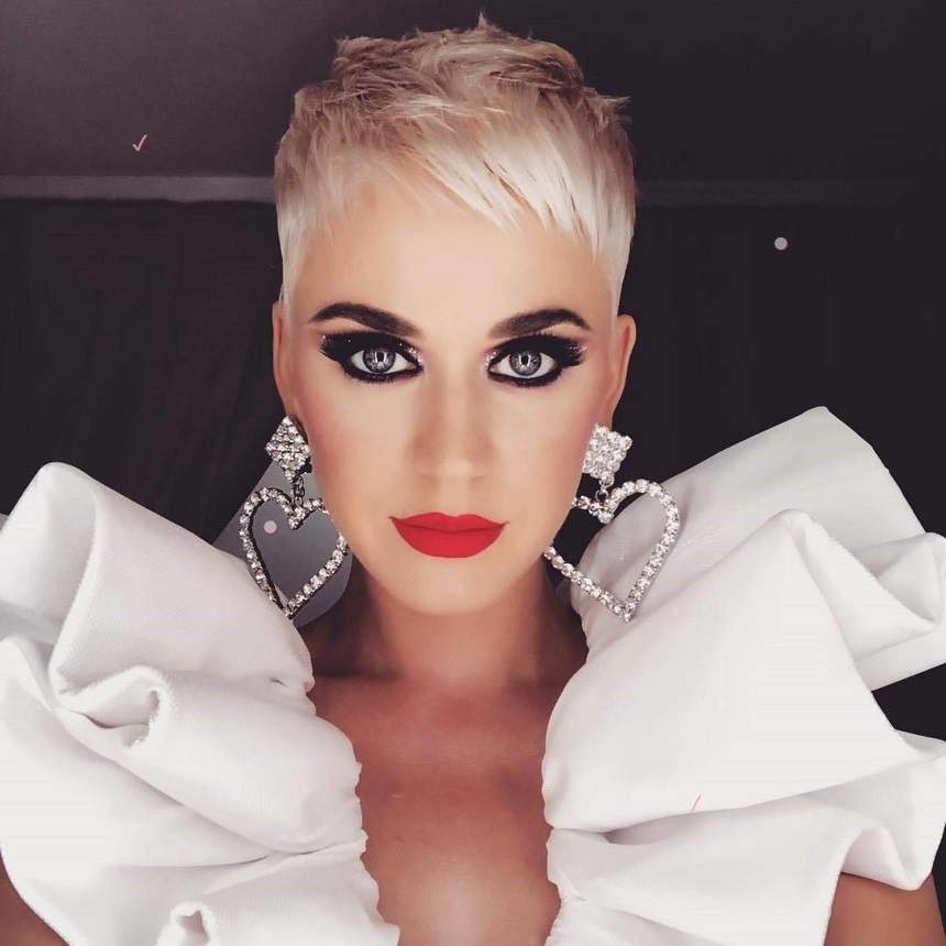 Anunț-șoc pentru fanii lui Katy Perry! Cântăreața a luat o decizie radicală