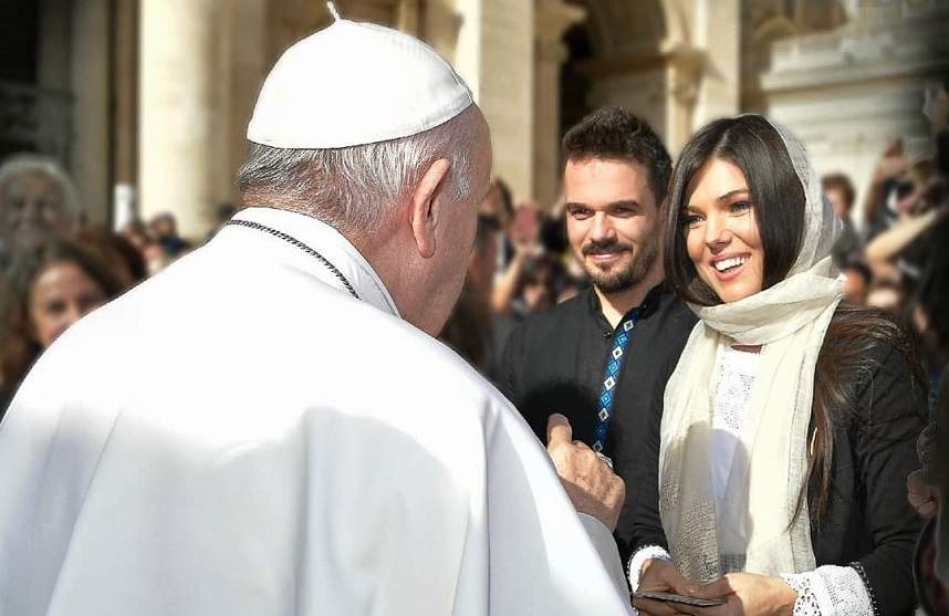 FOTO / Paula Seling, față în față cu Papa Francisc: „Cum să vă spun ce am simțit?”