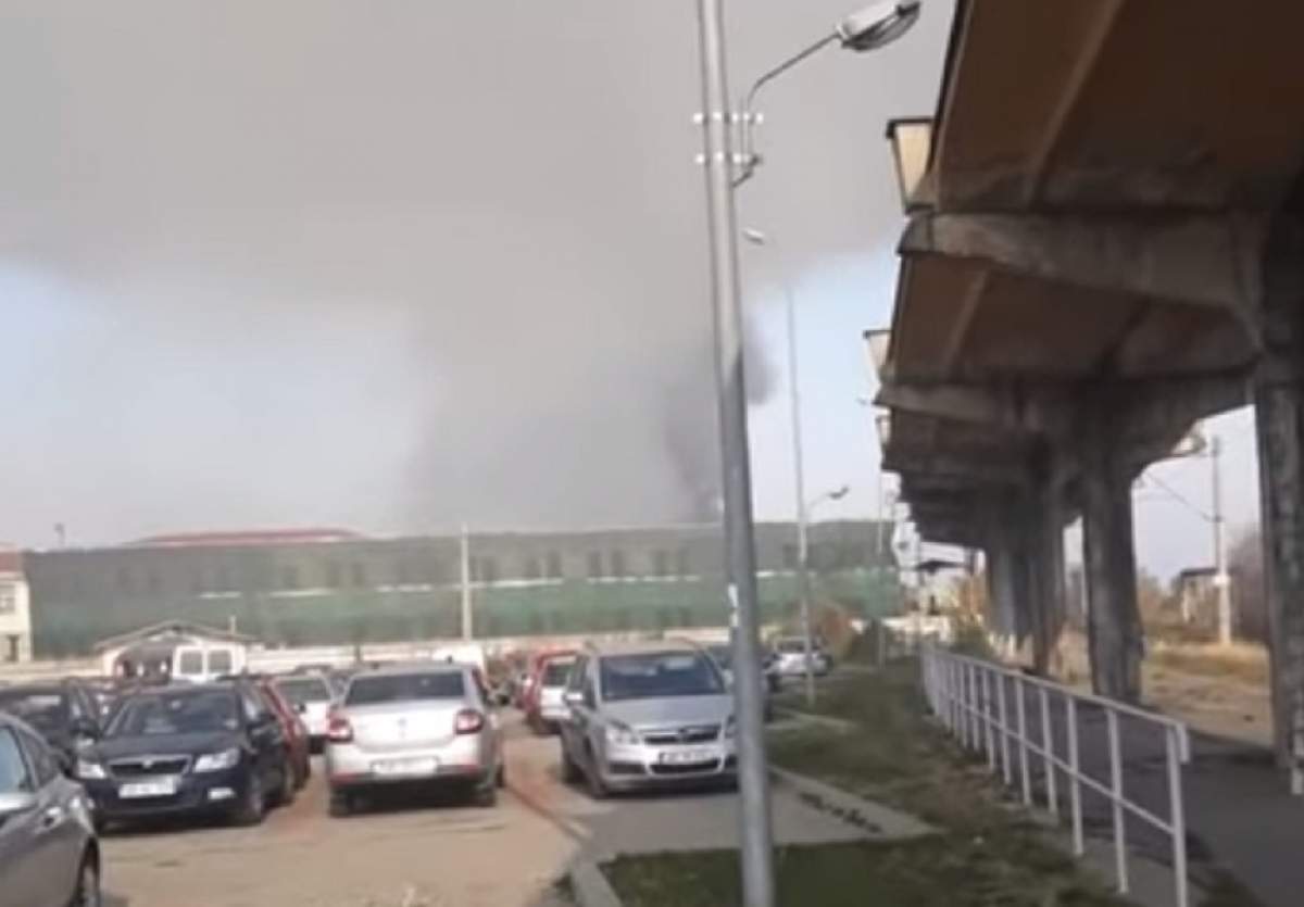 VIDEO / Explozie la Uzina Mecanică din Cugir! O persoană a murit, iar pompierii se chinuie să stingă incendiul