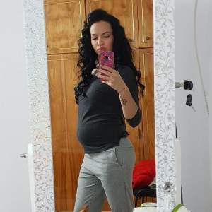 FOTO / Va avea băiețel! Vedeta a postat prima poză cu burtica de gravidă, după ce am aflat de sarcină