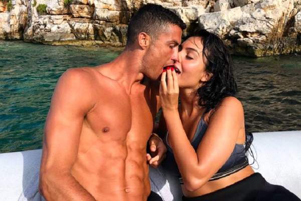 Cristiano Ronaldo s-a logodit cu Georgina Rodriguez! Cât de frumos este luxosul inel