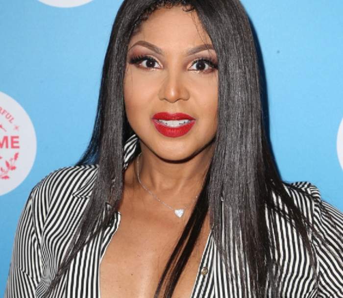 Toni Braxton, cu sânul pe afară la un eveniment ...