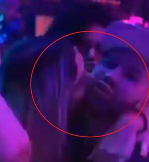FOTO / Conchita de România, show erotic într-un club din Capitală! Nu i-a ajuns o femeie și s-a „mozolit” cu două!