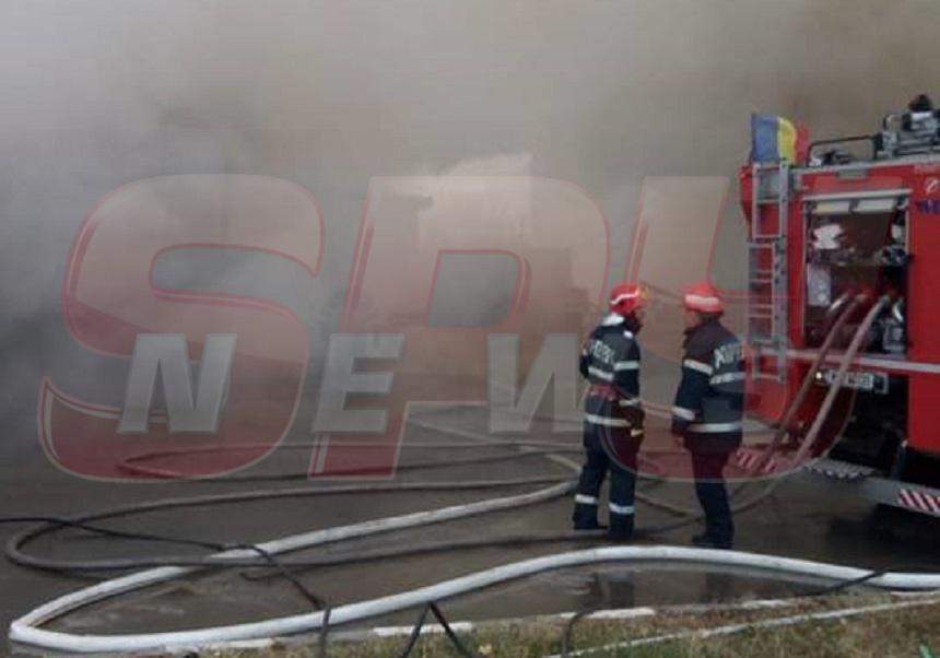 FOTO / Incendiu violent în Buftea! Se intervine pentru stingerea flăcărilor