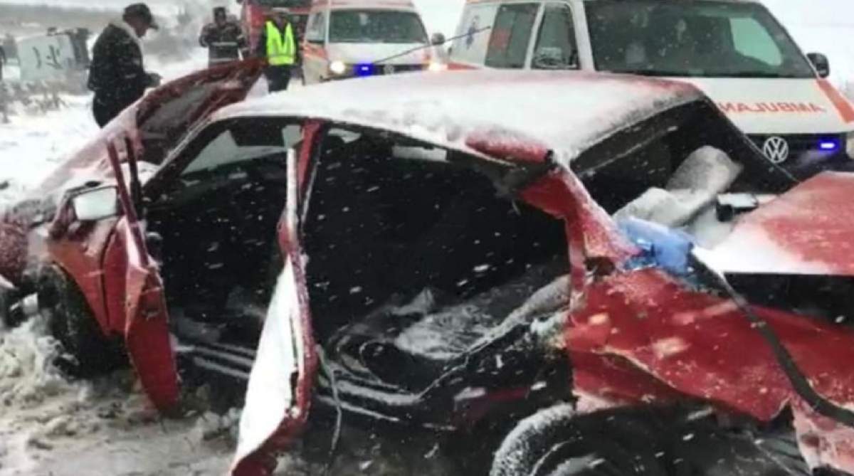 FOTO / Accident înfiorător în Botoșani! O femeie a murit, după ce a fost luată la ocazie