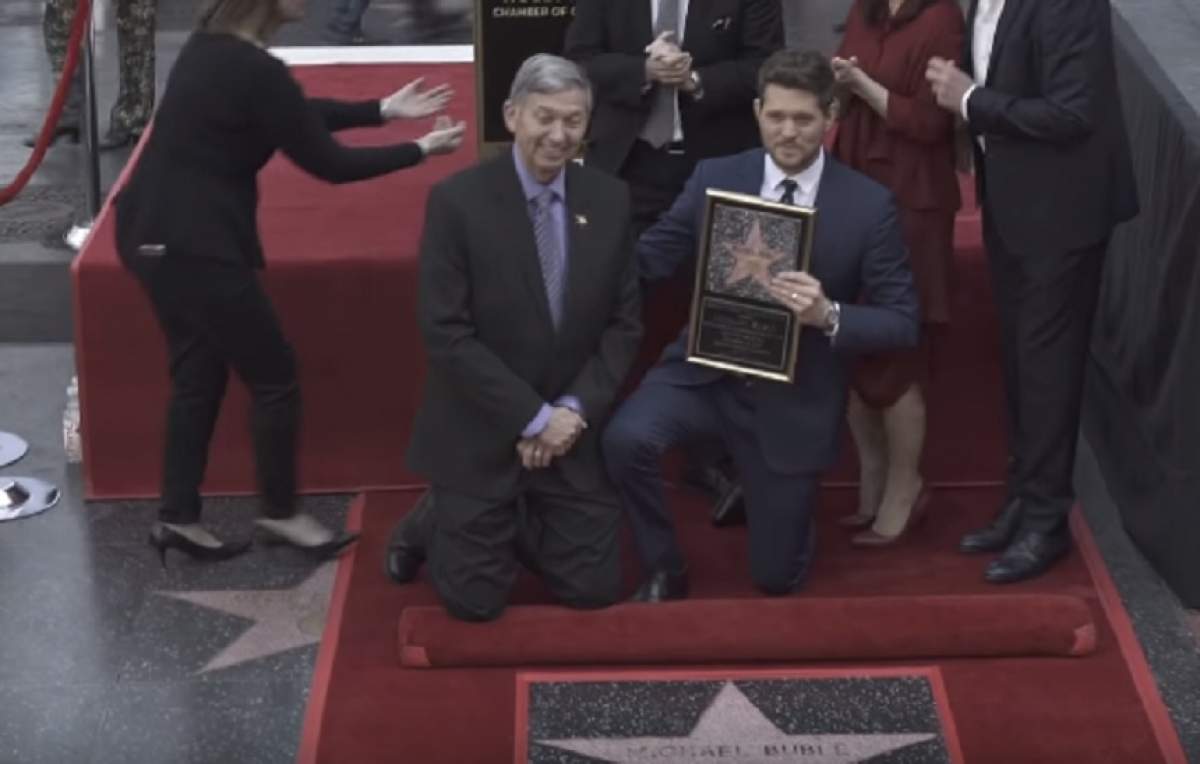 VIDEO / El este cel mai recent posesor al unei stele, pe „Walk of Fame”. De-abia și-a ținut lacrimile!