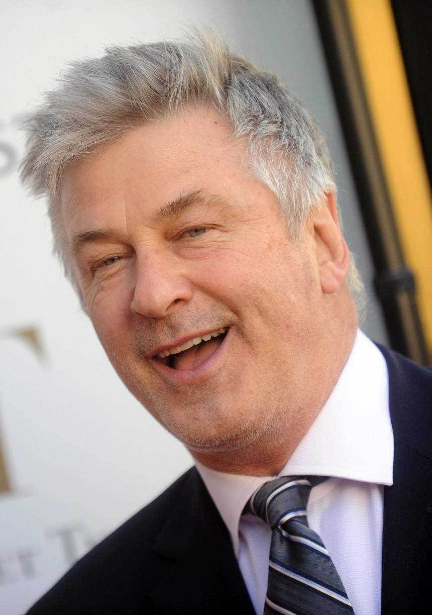 Alec Baldwin, încătușat pe stradă. A fost săltat de polițiști și dus la secție