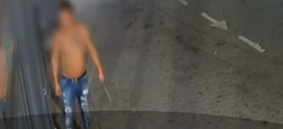 VIDEO / Caz șocant în Argeș! Un bărbat înarmat cu o macetă a îngrozit angajații unei benzinării