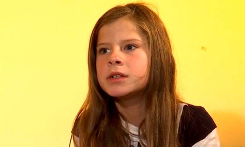 VIDEO / Rugă la 11 ani. Ruptă de surori, o fetiţă luptă să-şi strângă, din nou, familia în braţe