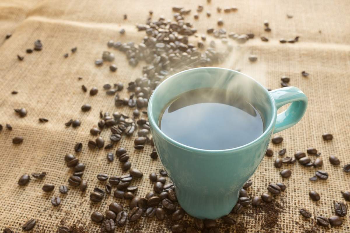 Experții au dat verdictul: trebuie sau nu să consumi cafeaua mereu fierbinte?