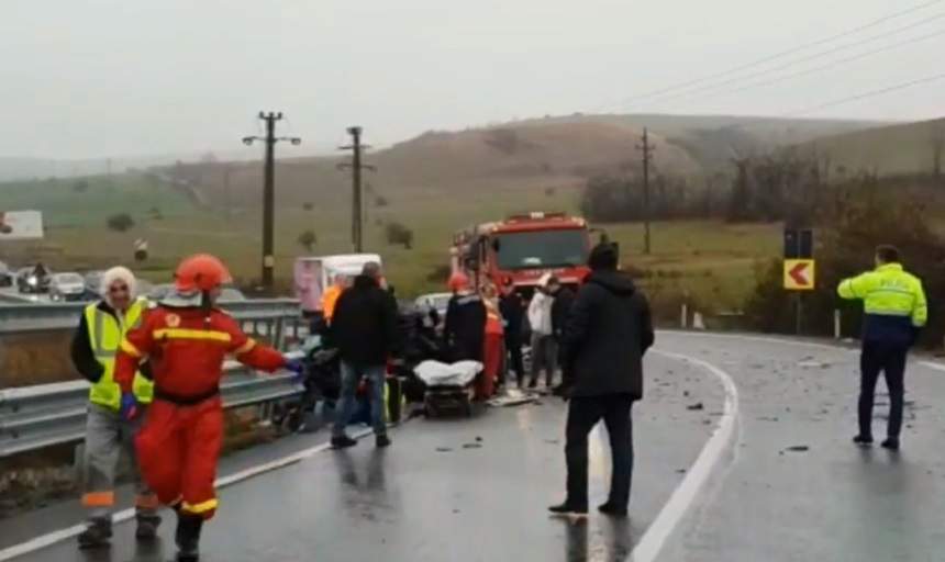 VIDEO / Accident groaznic în Bihor! Două persoane au murit pe loc, altele sunt rănite