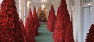 Melania Trump, făcută praf după ce a decorat Casa Albă, pentru Crăciun: „Zici că e spălătorie auto”