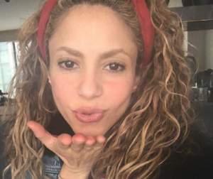 VIDEO / Pe scenă - păpușă, în realitate - mătușă! Shakira, nemachiată pare cu 10 de ani mai bătrână