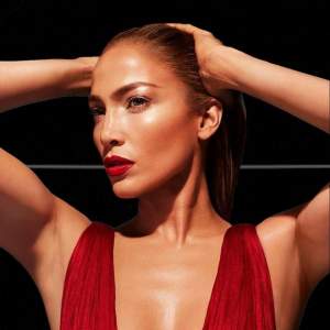 Jennifer Lopez, pusă la zid și acuzată că nu știe să cânte: "Este doar o față frumoasă"