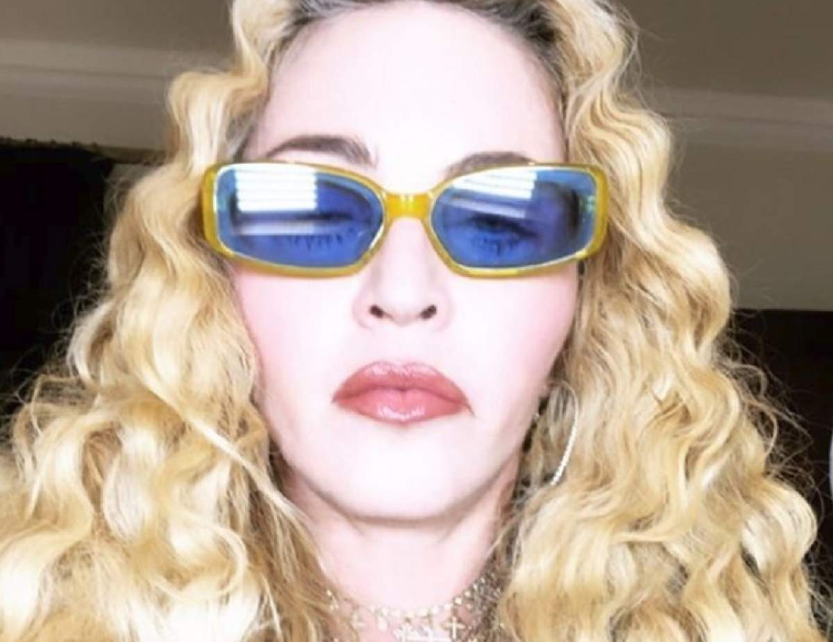 FOTO / Madonna a luat-o razna la bătrânețe! S-a afișat cu sânii goi, în fața tuturor