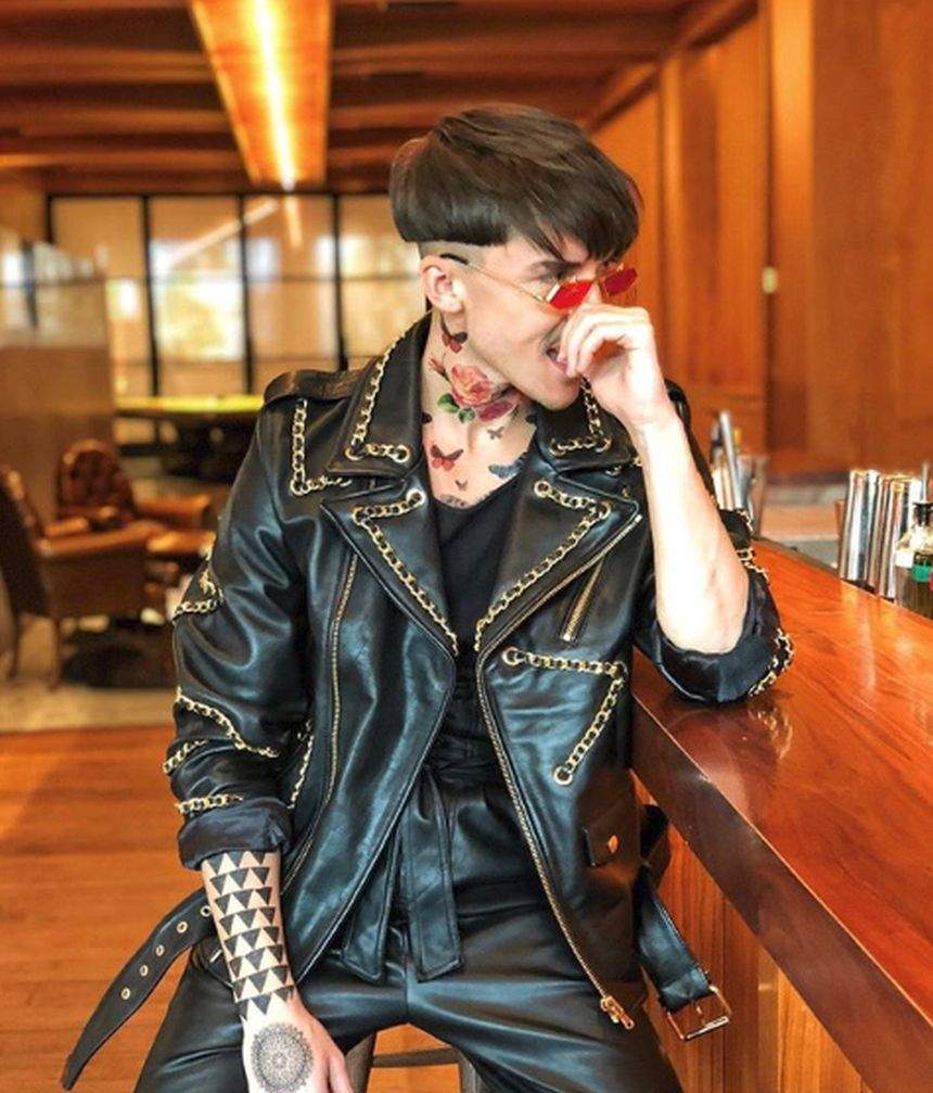 Emil Rengle, strigăt către părinţi. Artistul vrea ca familia să-i înţeleagă orientarea sexuală. "Mi-aş da viaţa să fiu normal"