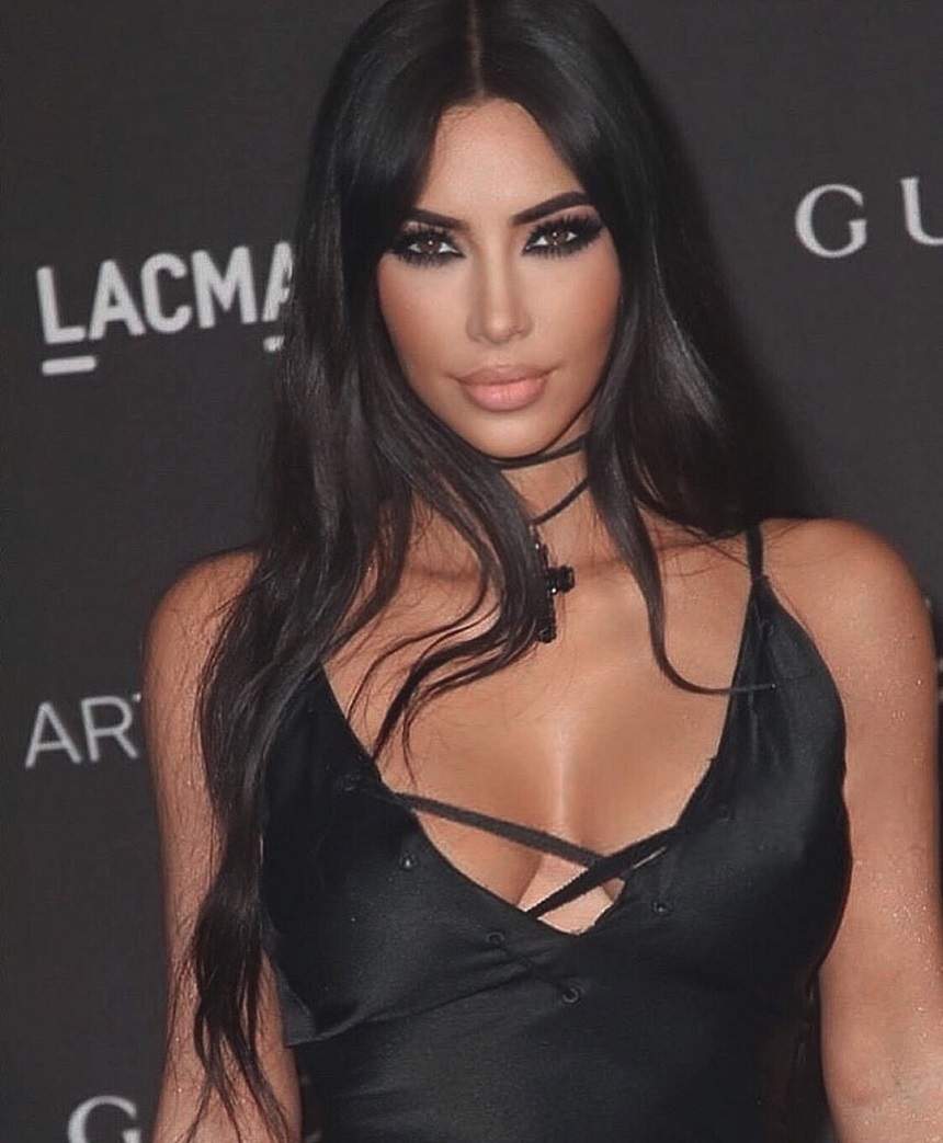 FOTO / Kim Kardashian și-a mărit din nou sânii? Fotografia care i-a pus pe fani pe gânduri