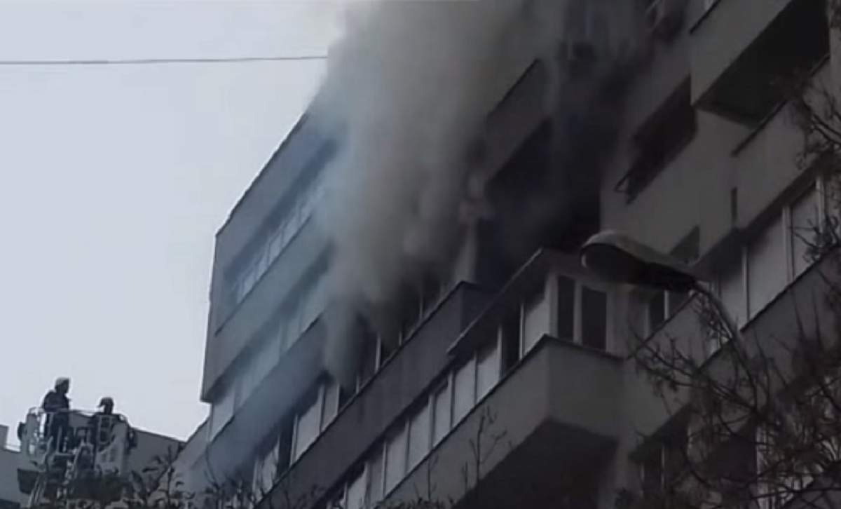 Ultimă oră! Incendiu puternic într-un bloc din Bucureşti