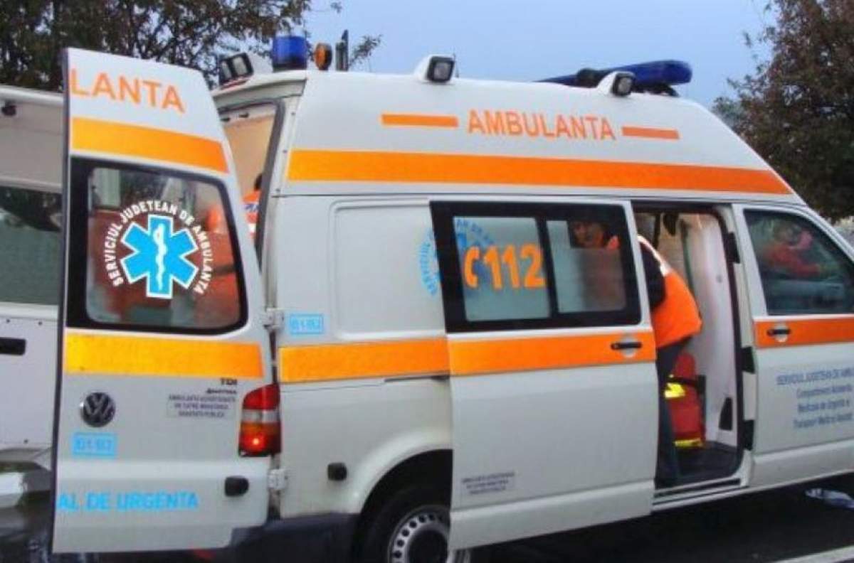 La un pas de tragedie! O şoferiţă de 78 de ani a lovit două persoane pe trecerea de pietoni