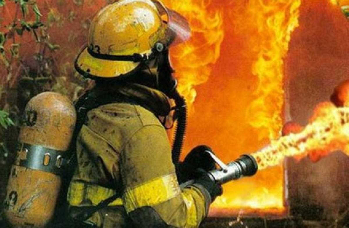 Incendiu izbucnit într-o locuinţă din Galaţi! O femeie a fost găsită carbonizată