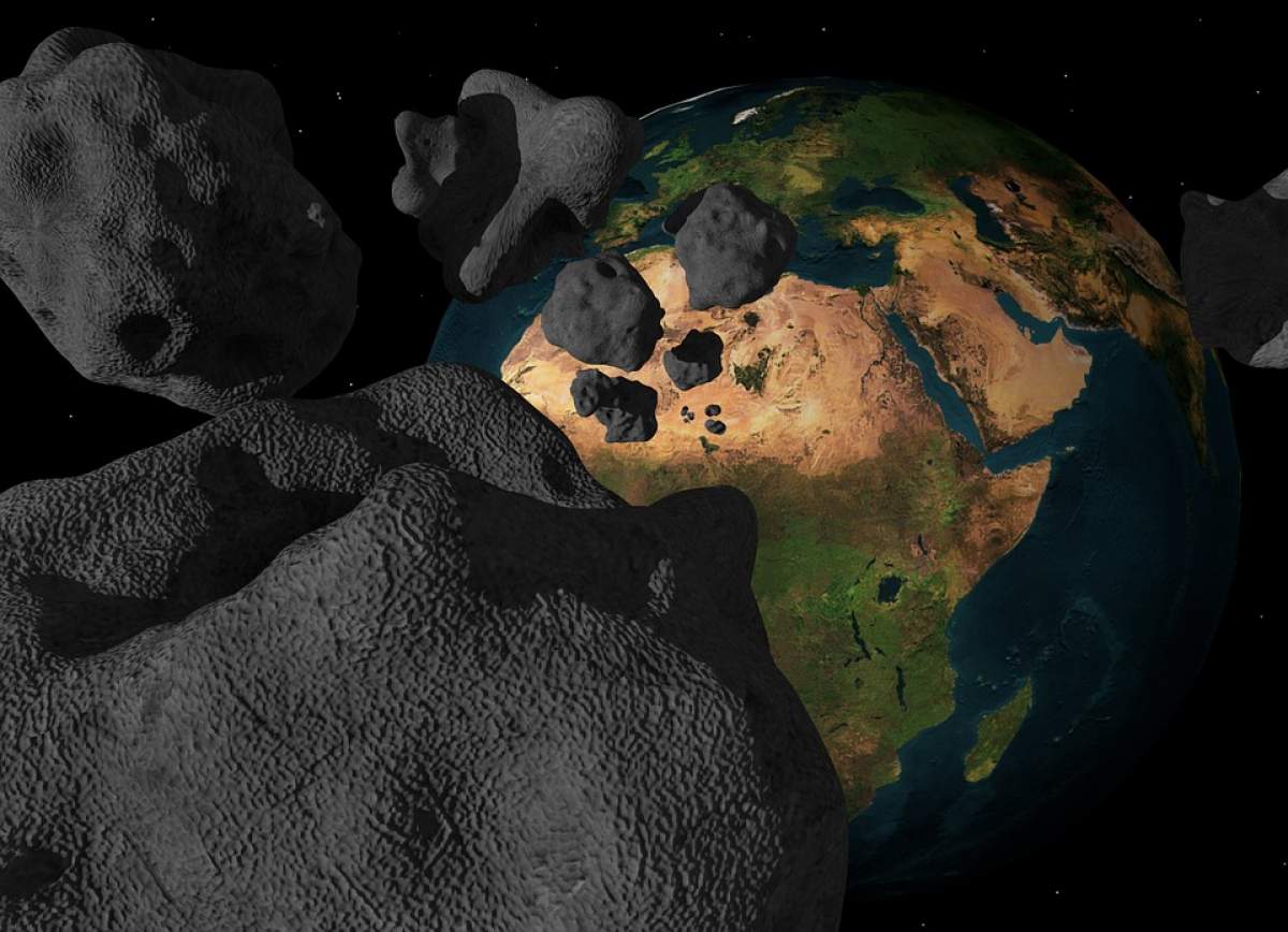 Pericolul vine din spațiu?! Trei asteroizi uriași amenință Pământul, în acest weekend