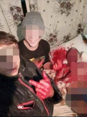 FOTO / Doi tineri moldoveni au ucis un bărbat, apoi și-au făcut selfie cu cadavrul. Imaginile șocante au ajuns online