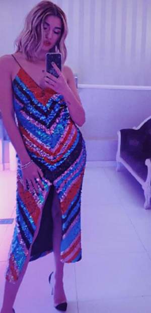 FOTO / Alina Eremia, apariție hot într-o rochie mulată cu crăpătură adâncă: "Ți-ar sta bine graviduță"