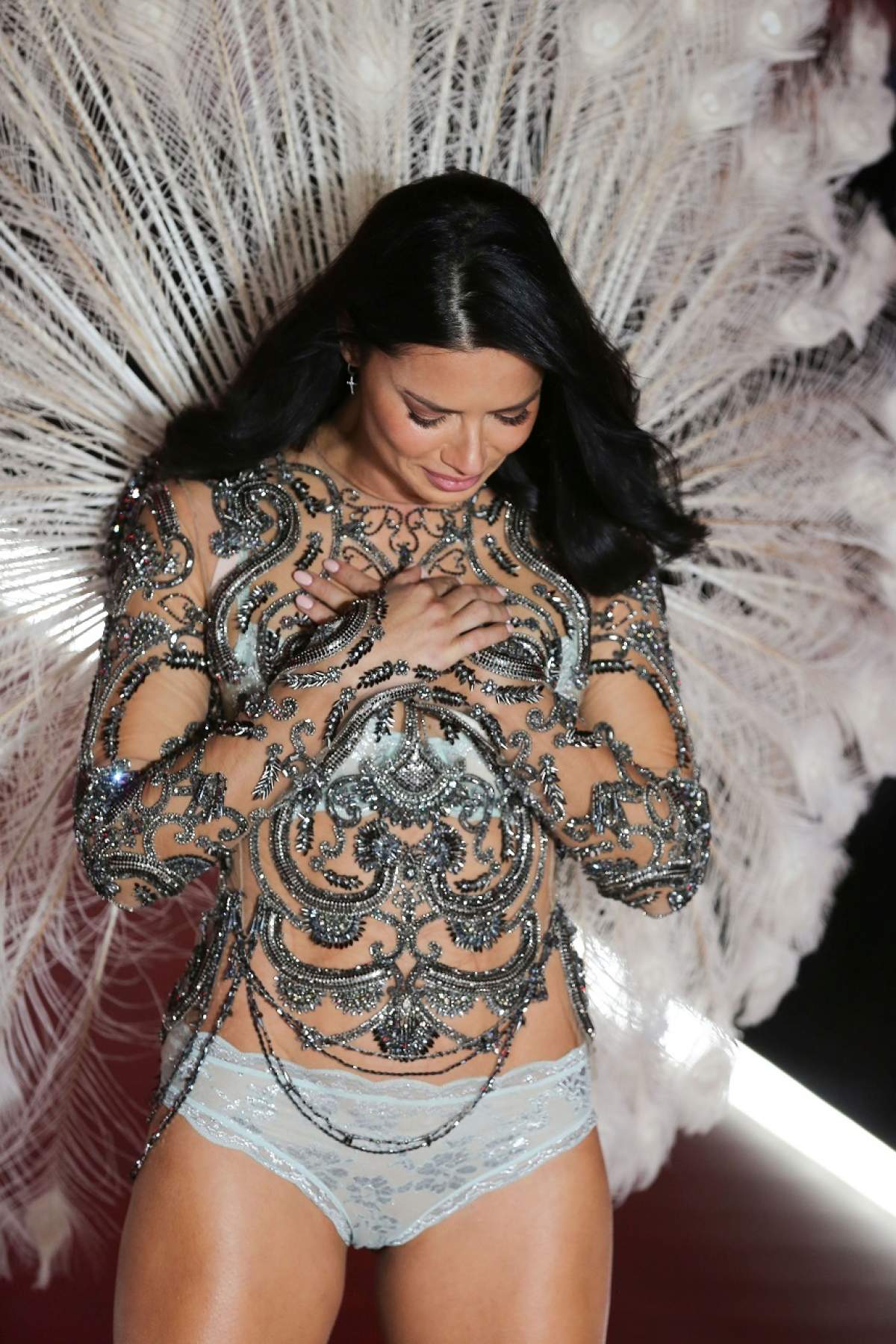 FOTO / Adriana Lima renunţă la Victoria's Secret, după 20 de ani de carieră